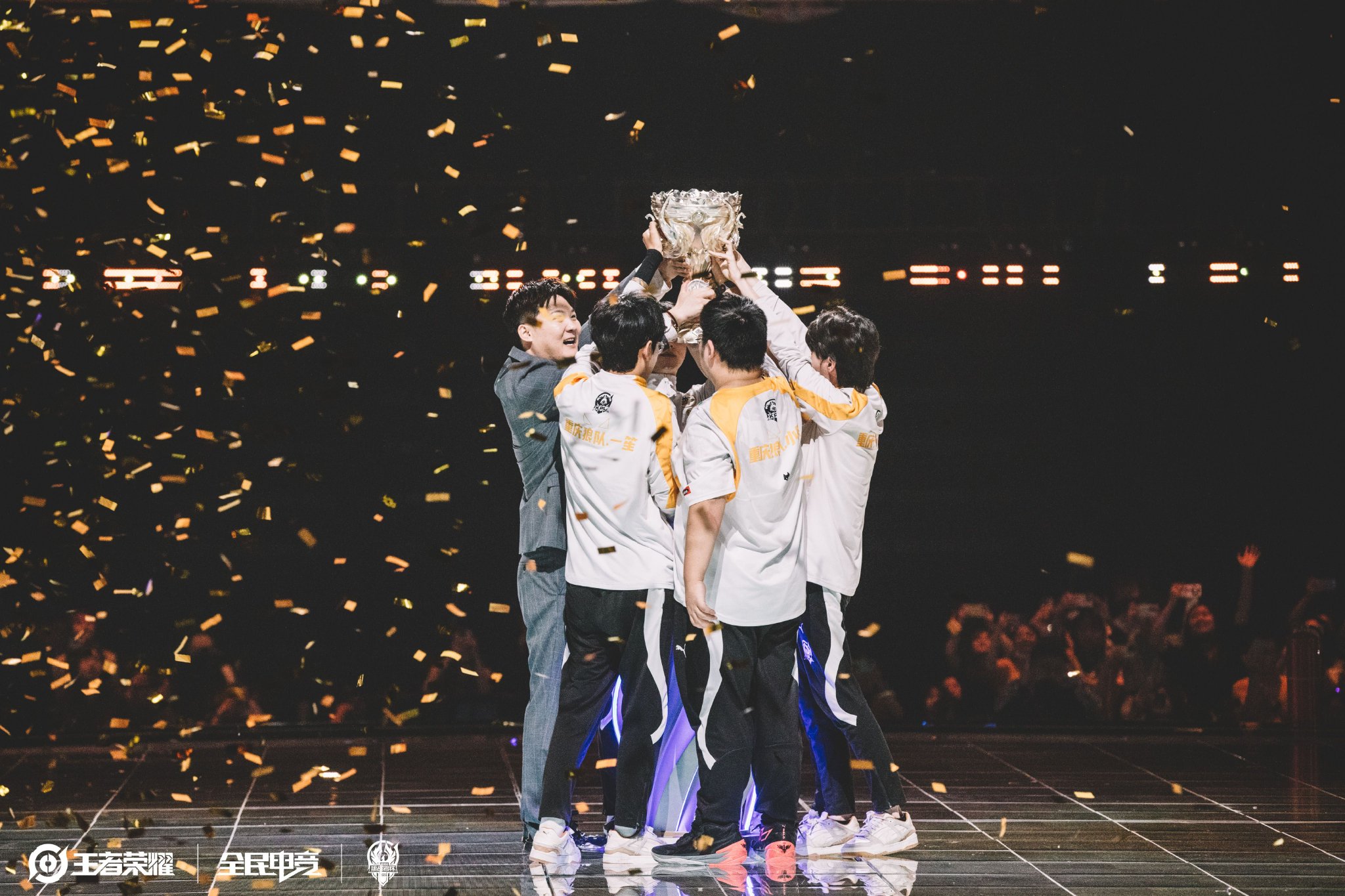 球员们不仅 球员们不仅